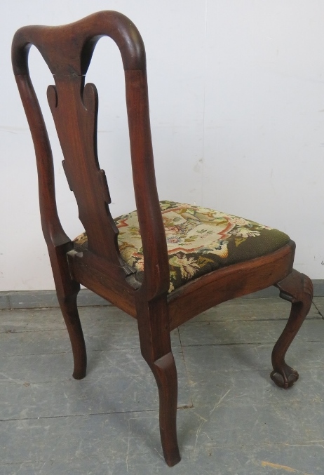 An antique occasional chair in the manner of George II, with shaped back splat and drop-in - Image 3 of 4