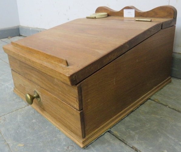 A small vintage medium oak table-top writing slope with ceramic inkwell and divided internal storage - Image 2 of 3