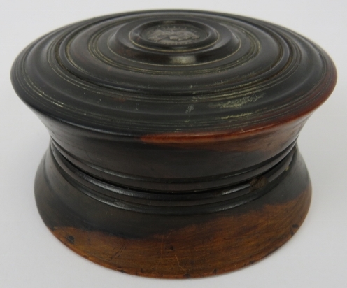 An English lignum vitae turned wood spice container box and cover, 18th/19th century. Of cylindrical - Image 3 of 6