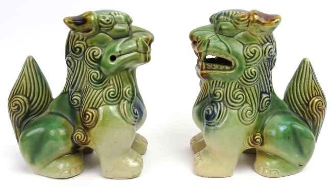 A matched pair of sandai glazed ceramic Buddhistic lions. Both of similar form with incised and - Image 2 of 5