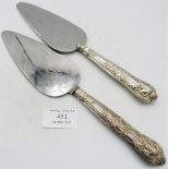 Two Kings pattern silver handled pie servers, Sheffield 1964 & 1967. Condition report: Surface