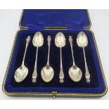 A set of six silver apostle teaspoons, Sheffield 1907, boxed. Approx weight 2.5 troy oz/78 grams.