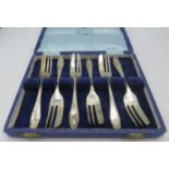 A set of 6 silver pastry forks, Sheffield 1933. Approx weight 3.5 troy oz/110 grams. Condition