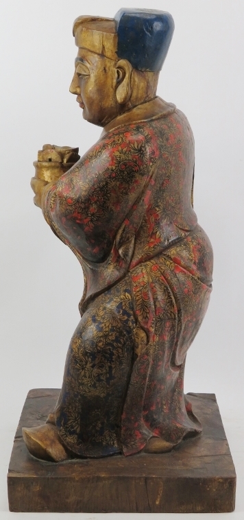 A Chinese gilt and lacquer painted carved wood figure, 20th century. Supported on a rectangular wood - Image 7 of 7