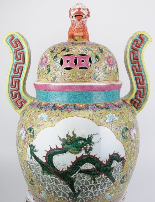 A very large Chinese Famille rose porcelain tripod censor and cover. Of ding form, the pierced domed - Image 8 of 14