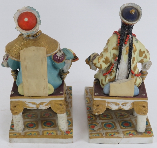 A pair of European porcelain figures depicting a Chinese emperor and empress, late 19th/early 20th - Image 3 of 5