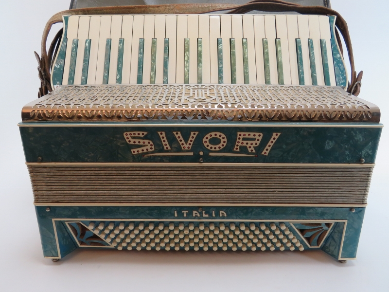 An Italian Sivori piano accordion. Modelled with one hundred and twenty buttons and 41 keys. - Image 2 of 4