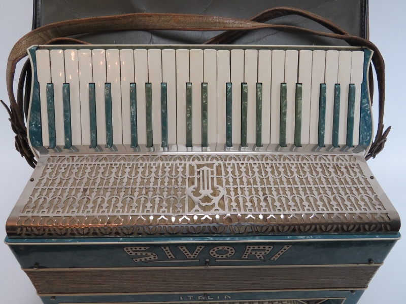 An Italian Sivori piano accordion. Modelled with one hundred and twenty buttons and 41 keys. - Image 3 of 4