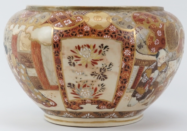 A Japanese Satsuma jardinière, Meiji period (1868 - 1912). Of ovoid form and decorated with - Image 6 of 8