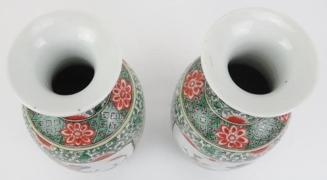 A pair of Chinese Famille verte porcelain vases, late Qing dynasty. Decorated with panels - Image 5 of 5