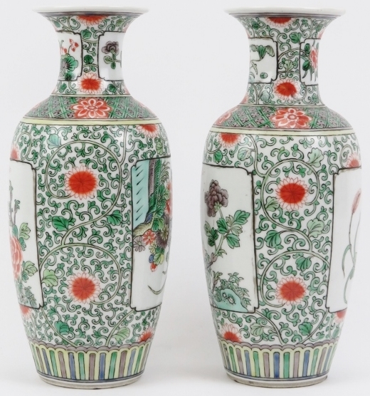 A pair of Chinese Famille verte porcelain vases, late Qing dynasty. Decorated with panels - Image 3 of 5