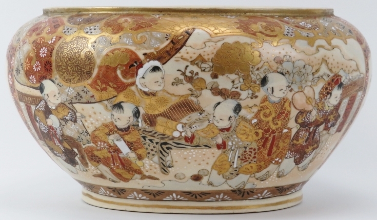 A Japanese Satsuma jardinière, Meiji period (1868 - 1912). Of ovoid form and decorated with - Image 2 of 8