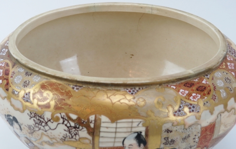 A Japanese Satsuma jardinière, Meiji period (1868 - 1912). Of ovoid form and decorated with - Image 4 of 8