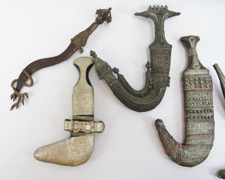 A group of five Middle Eastern Jimbaya daggers and a Tibetan Dorje ceremonial dagger, 20th - Image 3 of 3