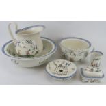 An early Victorian Wedgwood Etruria porcelain chinoiserie style wash set, mid 19th century.