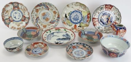 A group of Japanese Arita and Imari porcelain wares, 19th/early 20th century. Larger bowl: 16.3 cm