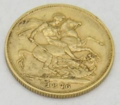 An early Victorian 22ct gold sovereign 1876, approx weight 8 grams. Condition report: Some wear.