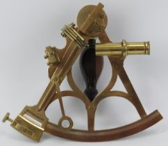 A French brass sextant, late 19th/early 20th century. Inscribed ‘Lepetit Havre’ to the graduated