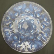 A Rene Lalique ‘Bulbes’ pattern opalescent glass plate. Decorated with bulbs radiating from a