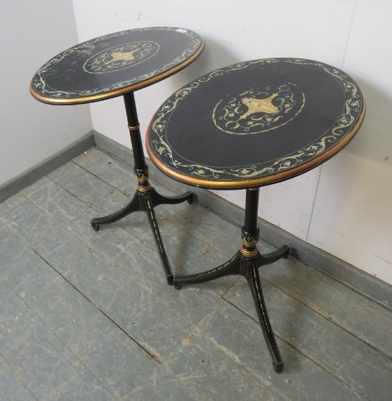 A pair of French Empire style ebonised oval tilt-top tables, hand-painted with Classical motifs - Image 4 of 4