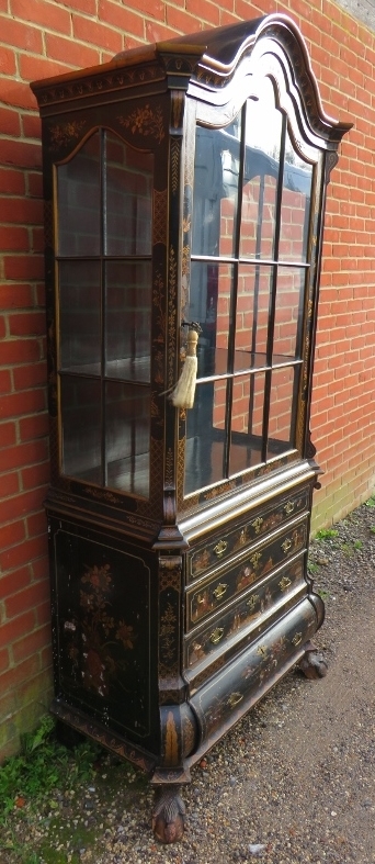 A 19th century Continental ebonised display cabinet, having chinoiserie motifs with gold accents, - Image 4 of 4