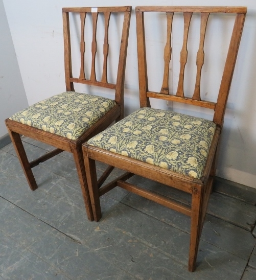 A pair of Georgian light mahogany occasional chairs with drop-in seat pads re-upholstered in William - Image 3 of 4