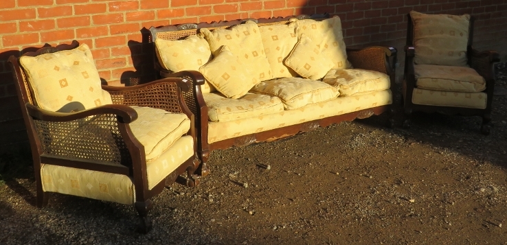 A vintage early/mid 20th century Bergere three piece lounge suite, comprising a three seater settee, - Image 2 of 3