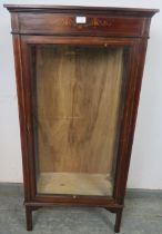 An Edwardian mahogany glazed display cabinet of small proportions, satinwood strung and with
