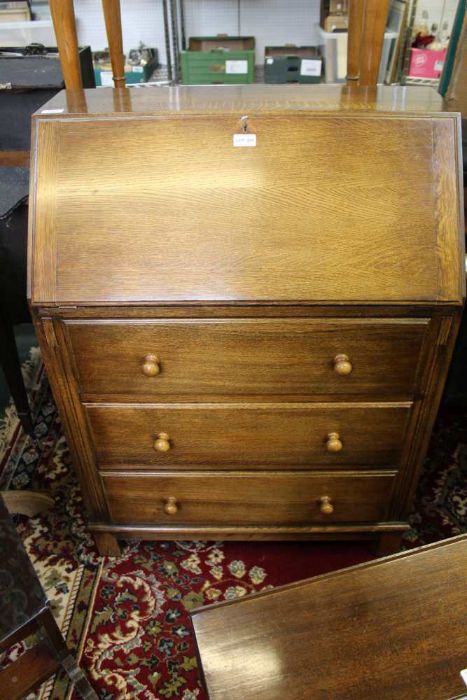 A 20th century oak bureau with three drawer front - Image 2 of 2