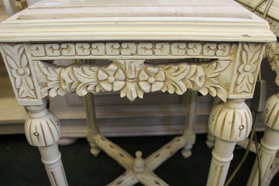 A pair of marble topped side tables - Image 2 of 4