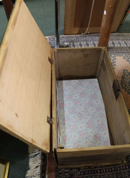 A pine box, and a corner cupboard - Image 4 of 4