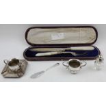 A cased set of silver servers, with mother of pearl handles, Birmingham 1934,