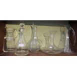 A selection of glass jugs and a carafe (5)