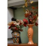 Two pottery vases with everlasting flowers