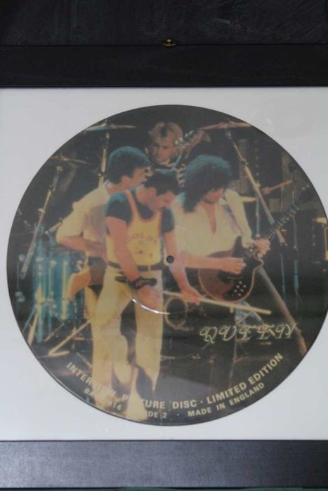 9 framed vinyl picture discs - Pink Floyd, Black Sabbath, Marillion, Iron Maiden, Queen, Meat Loaf - Image 5 of 7
