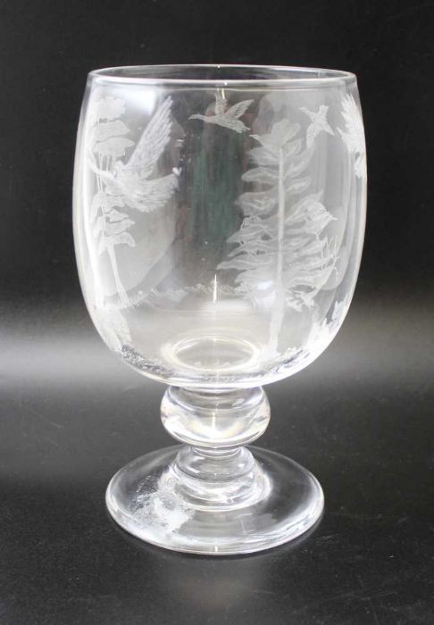 A 20th century large glass goblet with landscape and wild animal etched decoration 20 cm high - Image 2 of 3