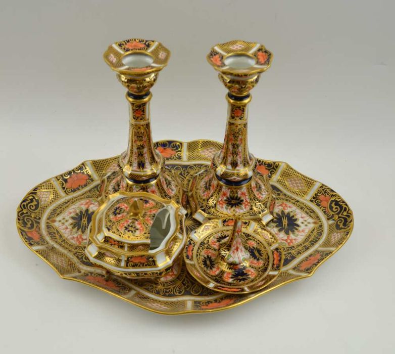 A Royal Crown Derby Imari pattern dressing table set, comprising shaped tray 32cm, a pair of candles - Image 14 of 20