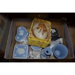 A box of Wedgwood jasperwares and an 'egg' diorama