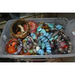 A tray of mixed costume jewellery