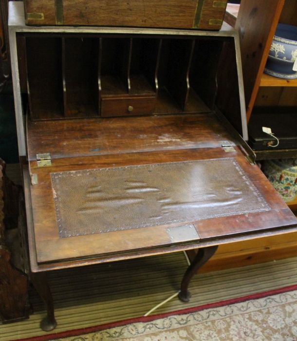A first quarter 20th century fall front bureau with fitted interior - Image 2 of 2