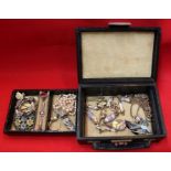 Small jewellery box and contents to include gold examples