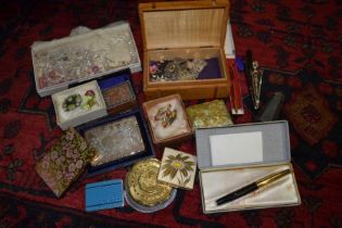 Mixed domestic collectables to include costume jewellery and pens ( one silver )