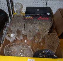A tray of various glass wares