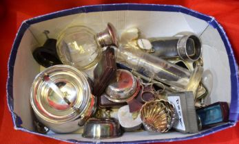 A box of miscellaneous silver items