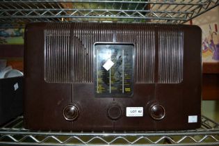 A Murphy Bakelite radio