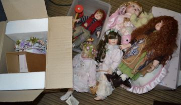 Good collection of modern dolls various