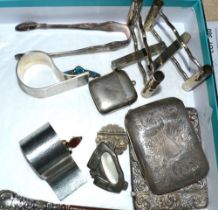 Selection domestic metalwares to include hallmarked silver and brooches