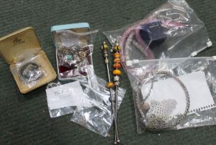 Costume jewellery etc to include silver items