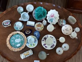 Collectors 'cabinet' pottery and porcelain to include leading famous brand names