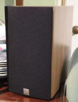 A pair of Dali Rubicon 2 hi-fi speakers, no leads, a/f